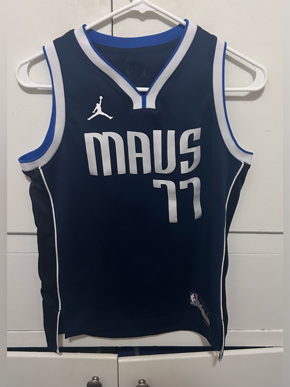 Luka jersey size BOYS medium 10/12